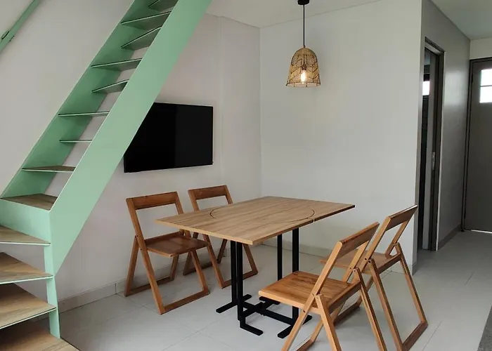 Hom Coliving 2 Bedrooms With Garden Hostal